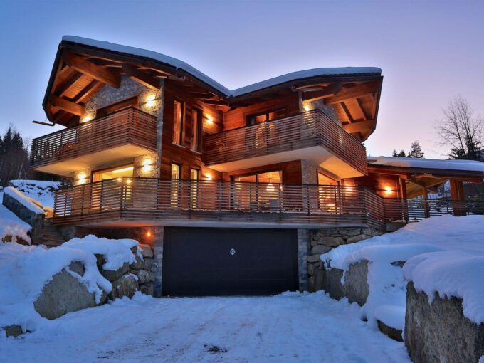 Chalet Alta Image 01