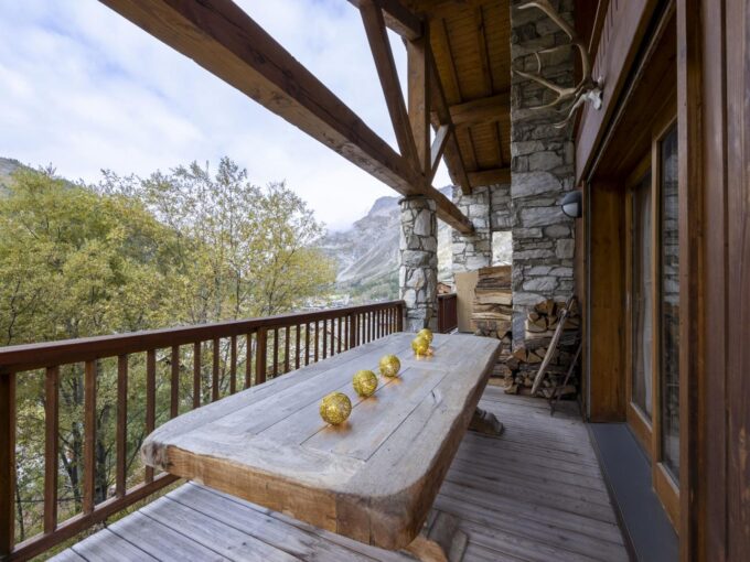 Chalet Elephant Blanc Image 01