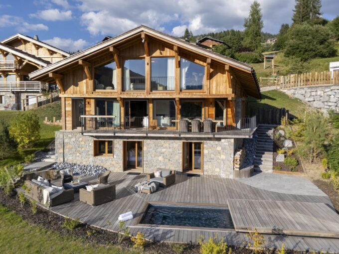 Chalet Avalon Image 01