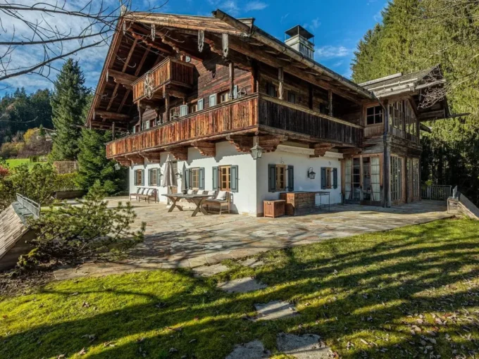 Chalet Farmhouse Image 01