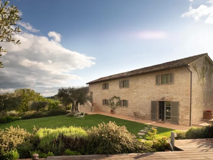 La-Cascinale-Umbria-exterior