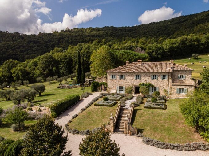 Tuscany-Tenuta-Cantata-Front-Aerial
