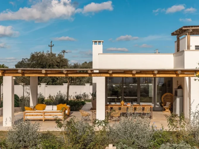 Villa-Oliva-outdoor-seating