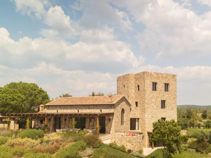Villa-Roccamare-Tuscany-Exterior-Main-Villa-2