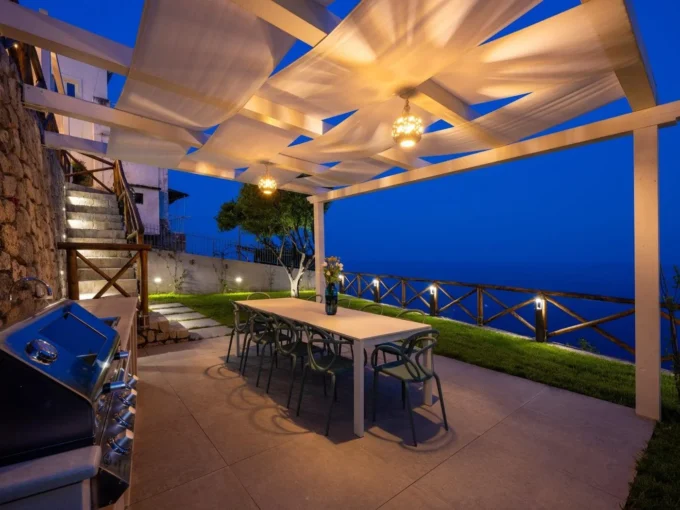 villa-iris-amalfi-outdoor-dining